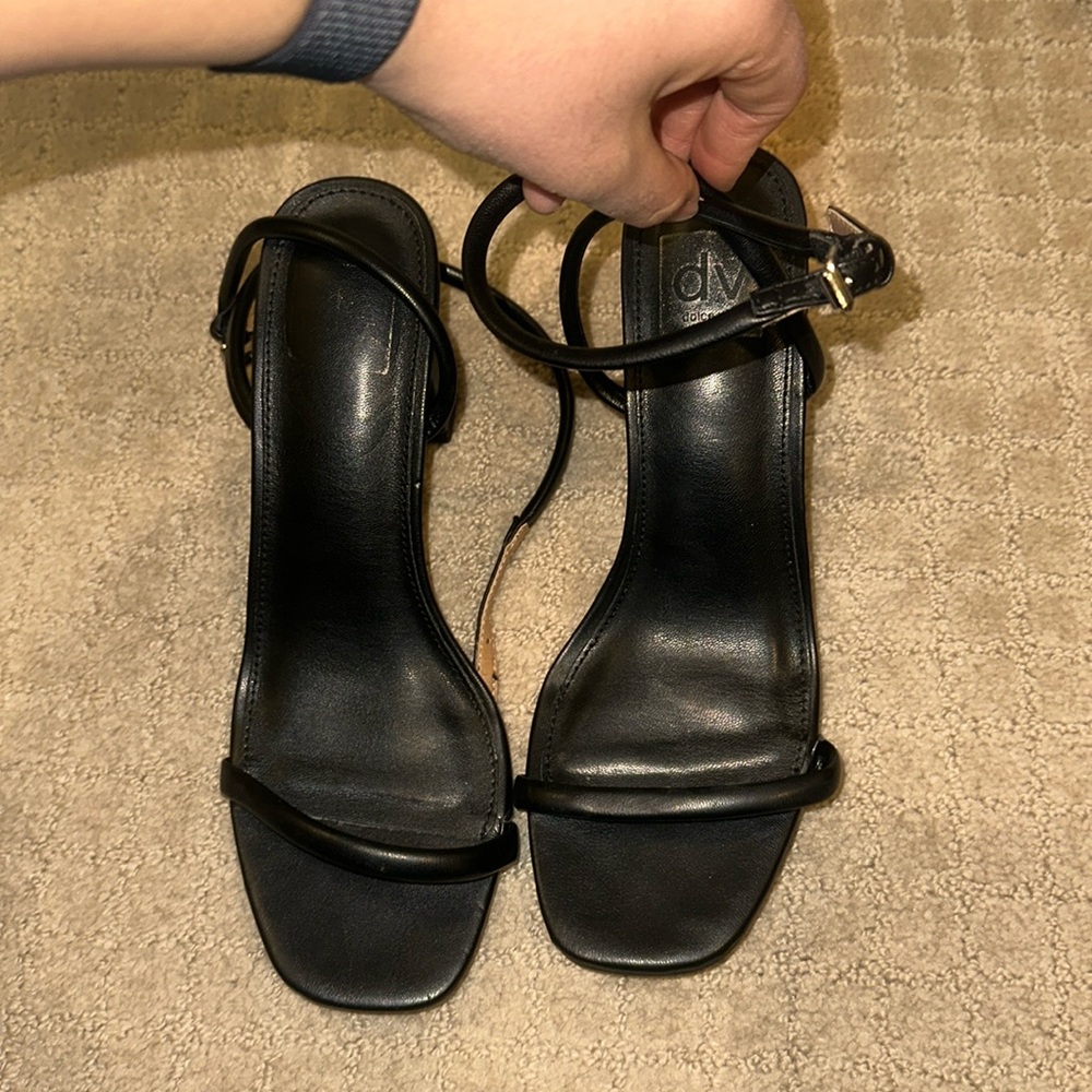 Dolce vita Hydee black strap sandals size 7.5